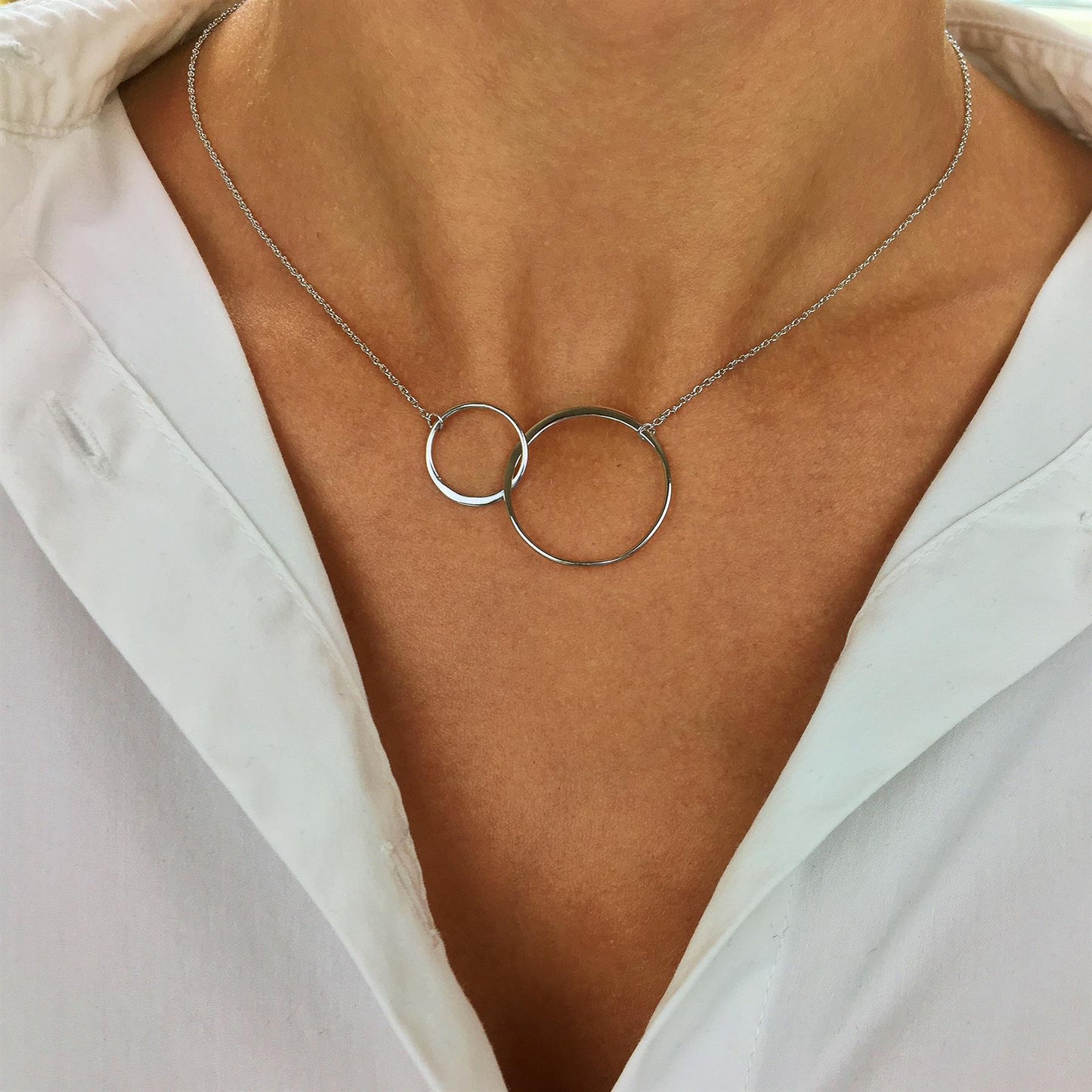 Sterling Silver Simple Minimalist Interlocking Circles Chain Necklace