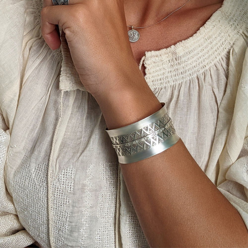 Karen Hill Tribe Bangle | 925 Silver Tribal Cuff | Silverly