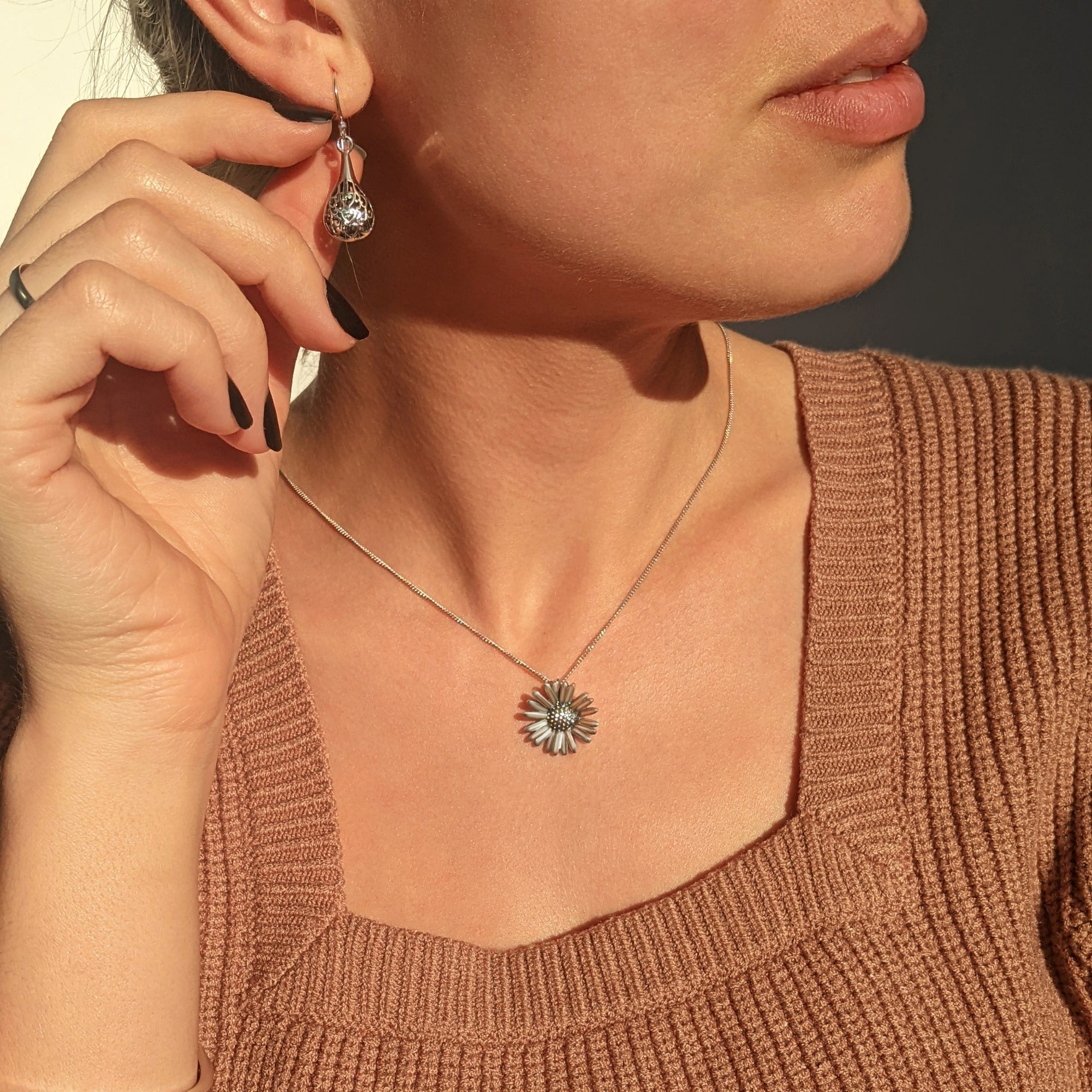 Sterling Silver Daisy Flower Pendant Necklace With Curb Chain