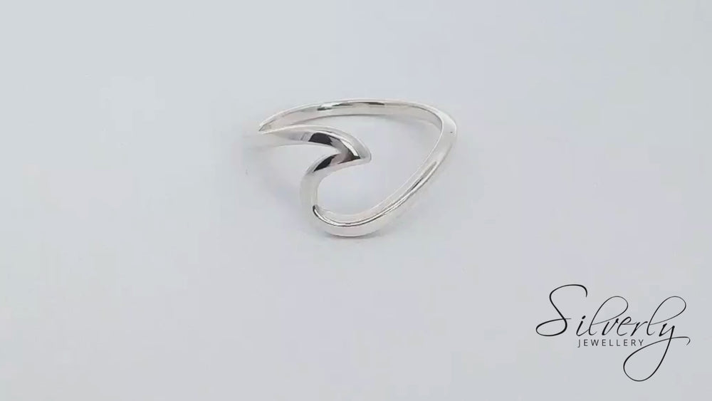 
                  
                    Load and play video in Gallery viewer, Sterling Silver Minimalist Ocean Wave Wavy Swirl Spiral Band Ring
                  
                