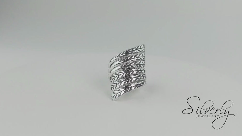 
                  
                    Load and play video in Gallery viewer, Sterling Silver Wide Wrap Detailed Feather Leaf Adjustable Ring
                  
                
