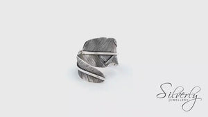 
                  
                    Load and play video in Gallery viewer, Sterling Silver Chunky Wide Detailed Leaf Feather Wrap Adjustable Ring
                  
                
