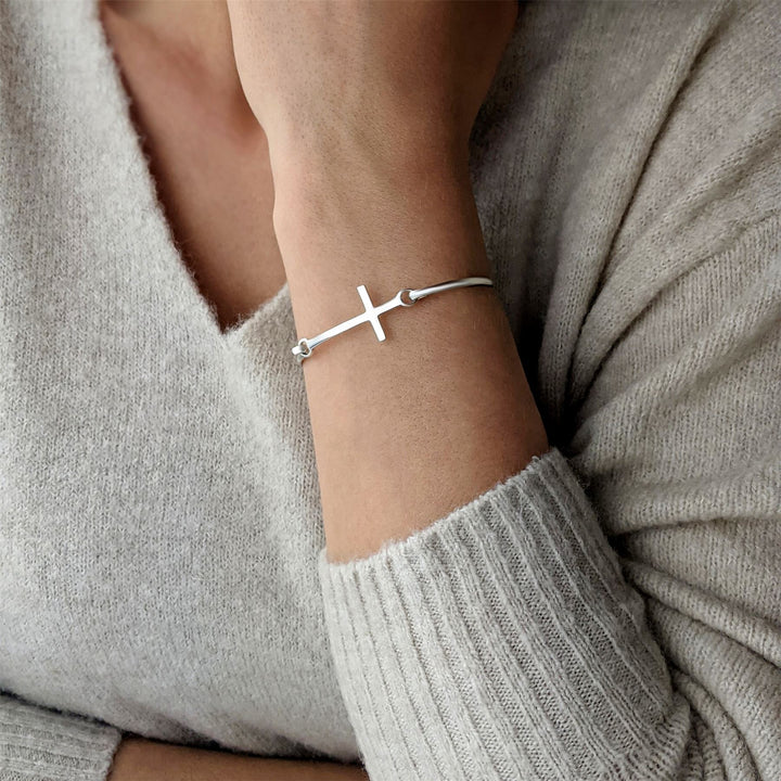 Cross bangle in 925 sterling silver - symbolic faith jewellery
