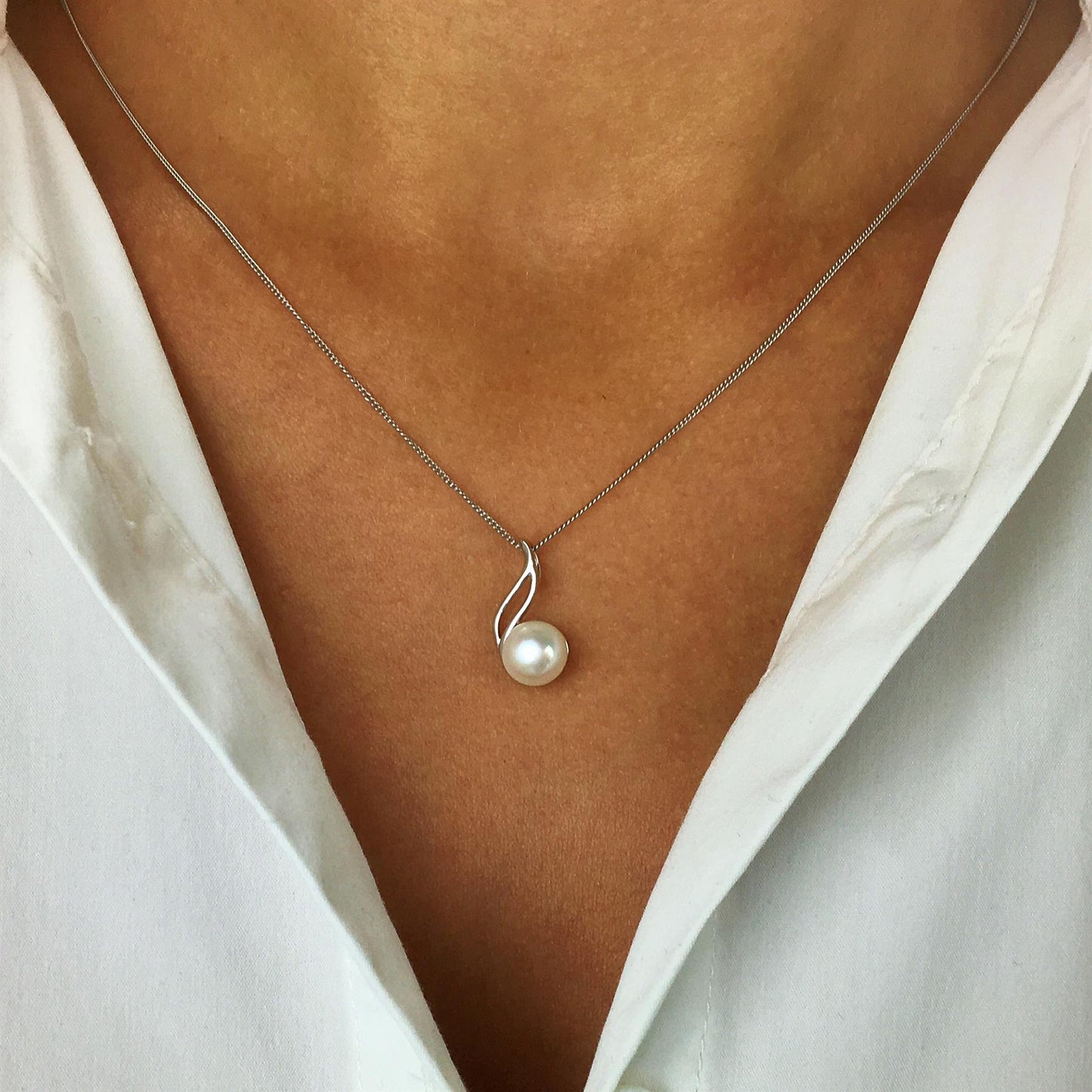 
                  
                    Sterling Silver Teardrop Cream Freshwater Pearl Pendant Chain Necklace
                  
                