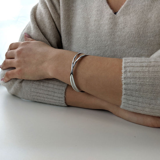 
                    
                      925 sterling silver triple Russian wedding bangle — symbolic gift for anniversaries
                    
                  