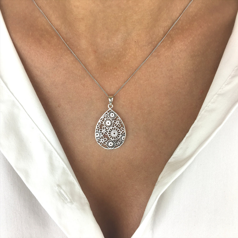 
                  
                    Sterling Silver Teardrop Shaped 60s Flower Filigree Pendant Necklace
                  
                