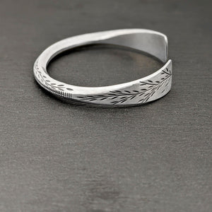 
                  
                    Karen Hill Tribe Silver Chunky Leaf Pattern Engraved Cuff Bangle
                  
                