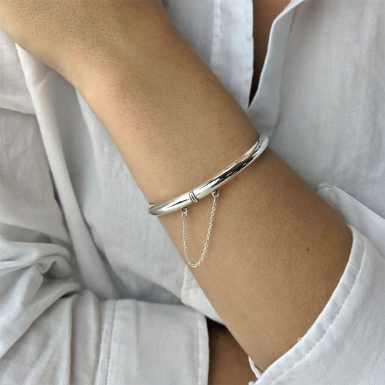 Sterling Silver D-Shaped Hinged Bangle With Safety Chain - Classic Bracelet