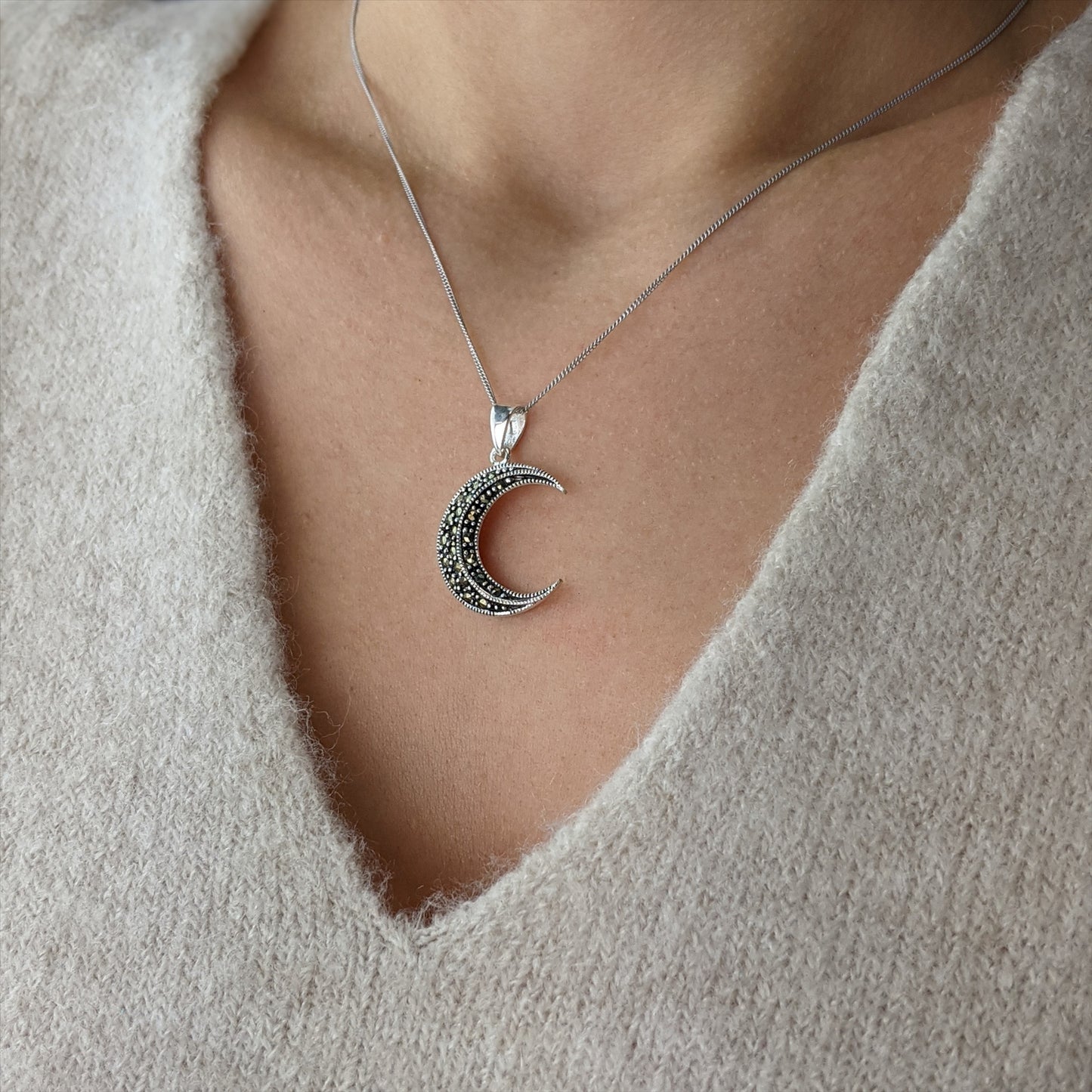 Rubans 925 Silver 18K Gold Plated Chain With Crescent Moon Pendant Nec