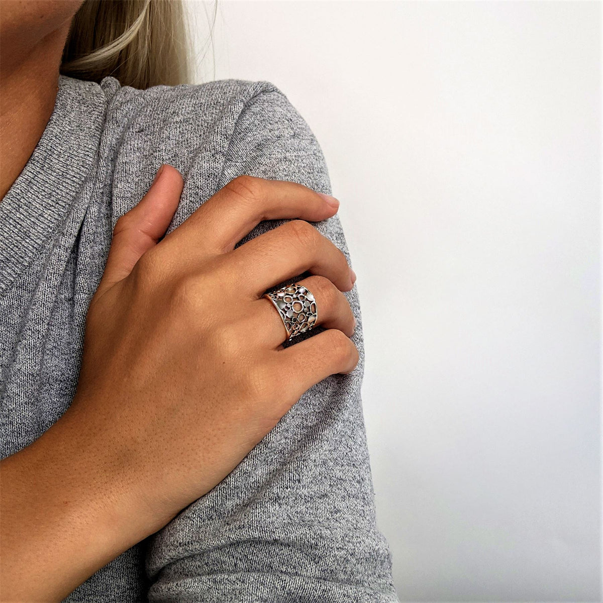 Sterling Silver Circle Pattern Ring | Silverly