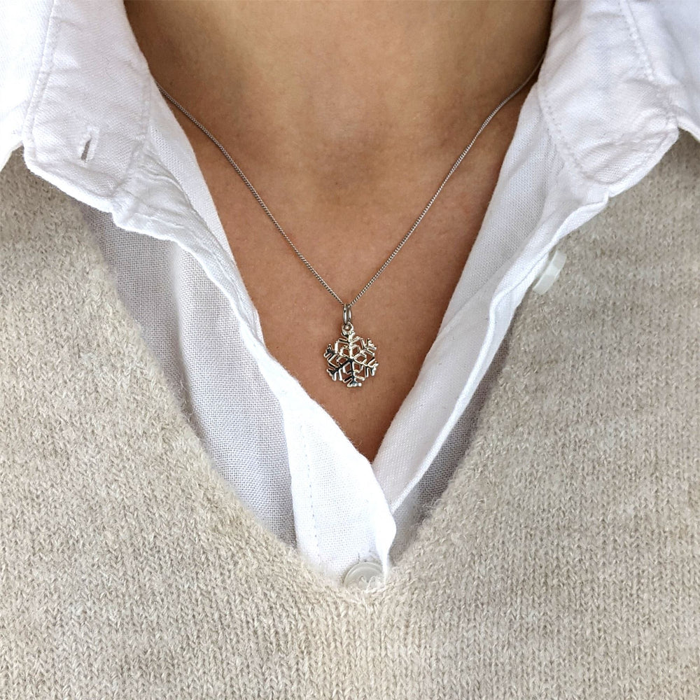 Sterling Silver Small X-Mas Snowflake Pendant Necklace Curb Chain