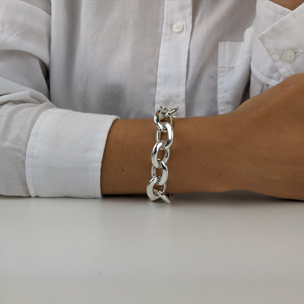 
                  
                    Sterling Silver Electroform Lightweight Chunky Cable Chain Bracelet
                  
                