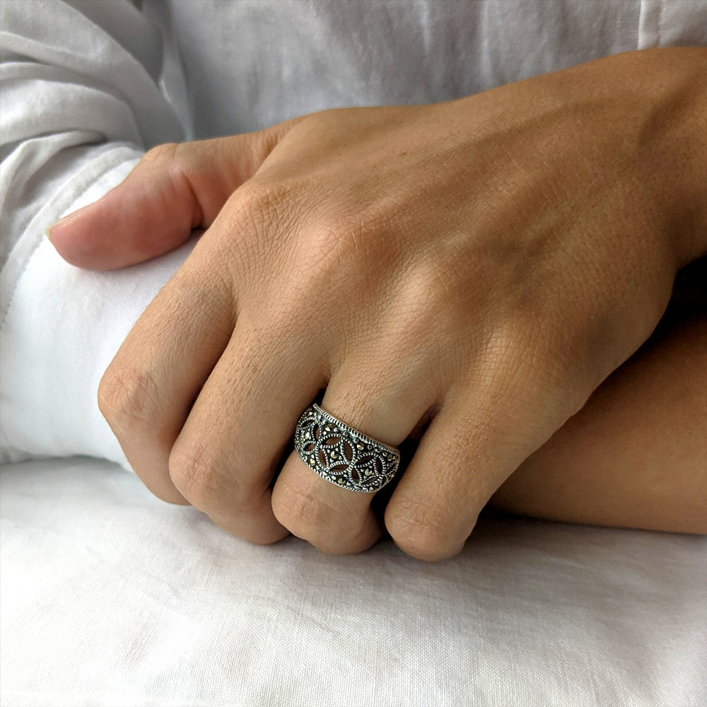 
                  
                    Sterling Silver Marcasite Wide Art Deco Circle Diamond Pattern Ring
                  
                